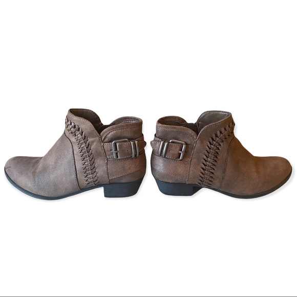 American Rag, Size 6 1/2, Brown Bootie - Picture 6 of 6